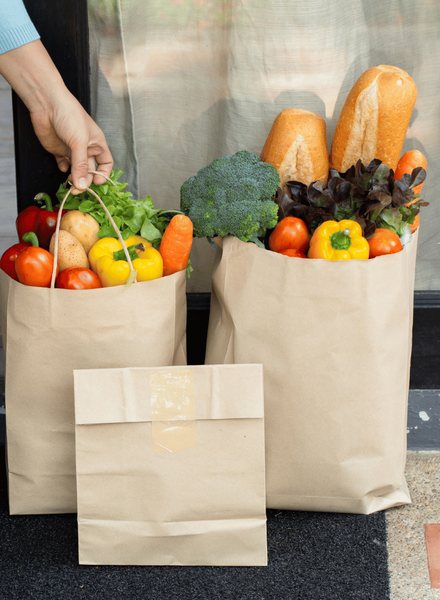 Same-day grocery pickup & doorstep delivery